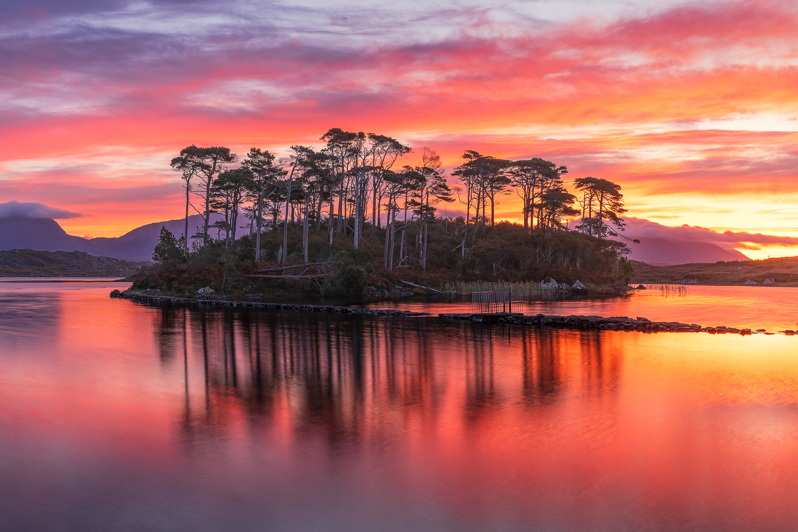 HC - Morning Light Derryclare Lough - Bev Trainer